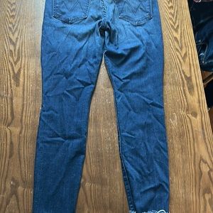 Mother size 30 looker ankle fray, high rise